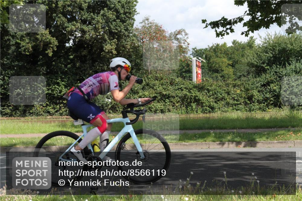 10.08.2025 - GEWOBA Citytriathlon Bremen Yannick Fuchs http://msf.ph/oto/8566119 10.08.2025 12:14:00 Radfahren 568, 587, 590, 615, 621, 689, 733, 788, 863, 873, 950, 951, 1030 meine-sportfotos.de