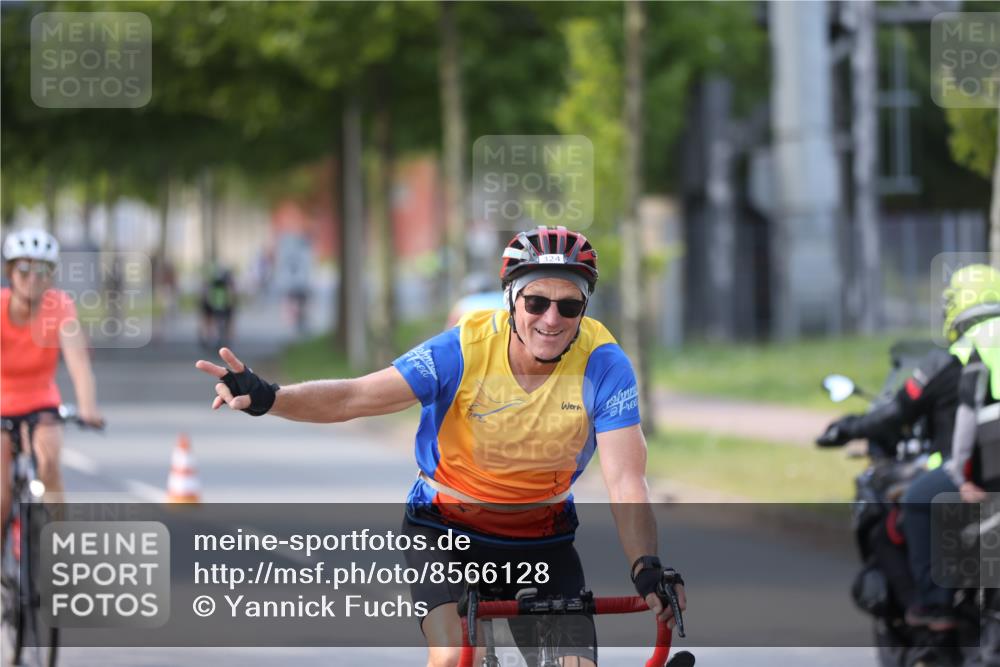 10.08.2025 - GEWOBA Citytriathlon Bremen Yannick Fuchs http://msf.ph/oto/8566128 10.08.2025 14:54:23 Radfahren 206, 316, 324, 362, 387, 393, 433, 454, 475, 489, 507, 508, 514 meine-sportfotos.de