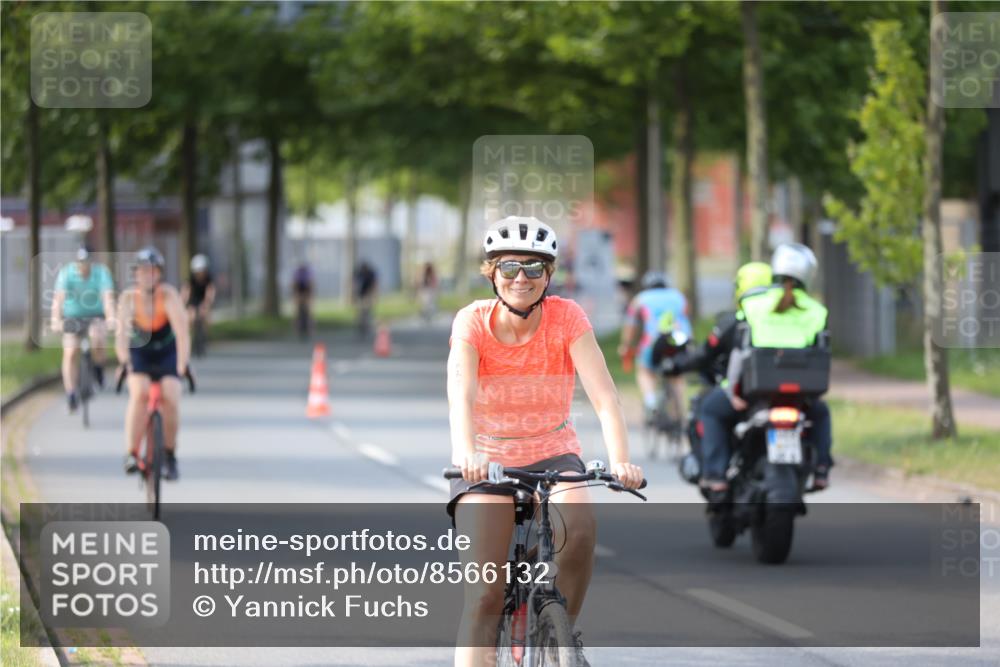 10.08.2025 - GEWOBA Citytriathlon Bremen Yannick Fuchs http://msf.ph/oto/8566132 10.08.2025 14:54:24 Radfahren 206, 316, 324, 362, 387, 393, 433, 454, 475, 489, 507, 508, 514 meine-sportfotos.de