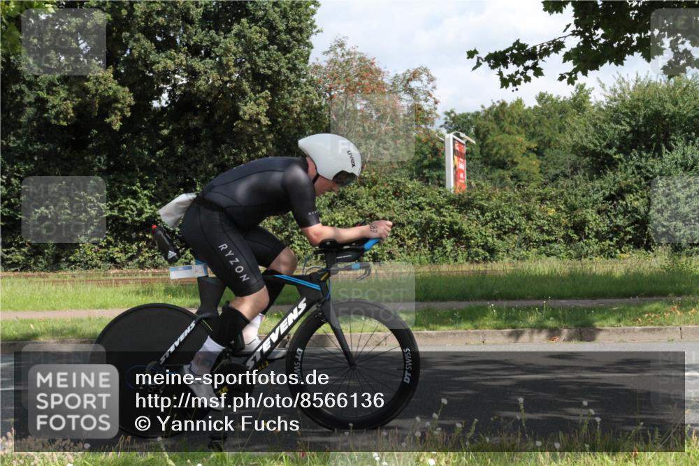10.08.2025 - GEWOBA Citytriathlon Bremen Yannick Fuchs http://msf.ph/oto/8566136 10.08.2025 12:14:07 Radfahren 587, 590, 615, 616, 630, 689, 733, 788, 793, 863, 873, 950, 951, 1030 meine-sportfotos.de