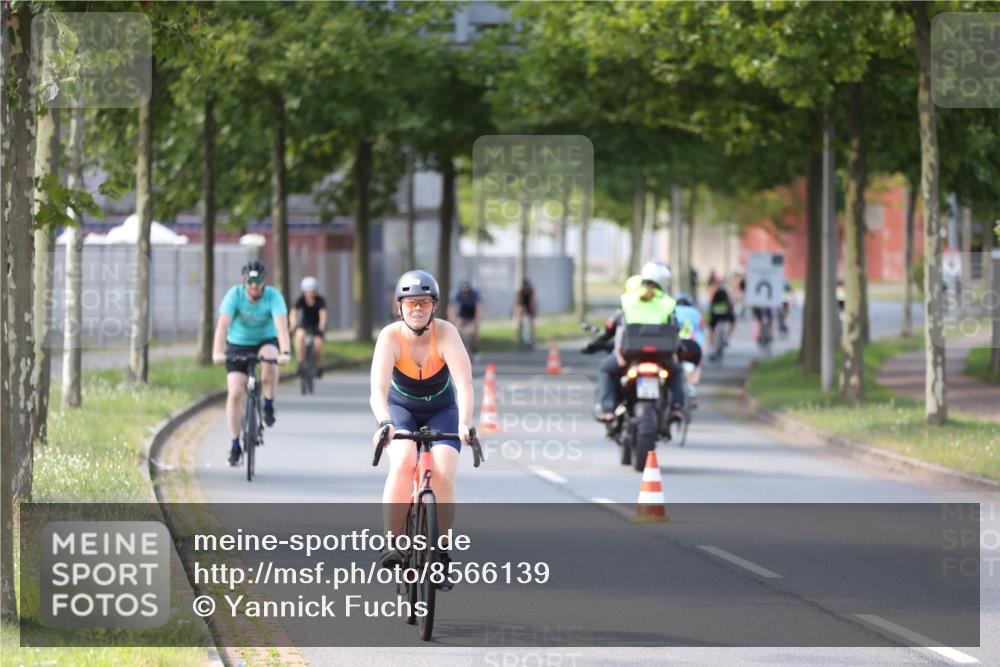 10.08.2025 - GEWOBA Citytriathlon Bremen Yannick Fuchs http://msf.ph/oto/8566139 10.08.2025 14:54:25 Radfahren 206, 316, 324, 370, 387, 393, 454, 475, 489, 507, 508, 514, 518 meine-sportfotos.de