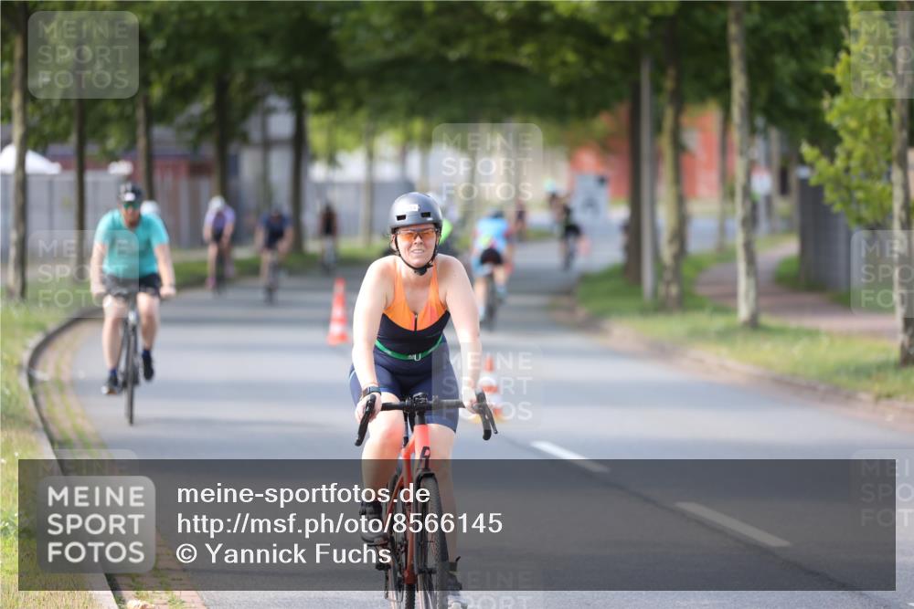 10.08.2025 - GEWOBA Citytriathlon Bremen Yannick Fuchs http://msf.ph/oto/8566145 10.08.2025 14:54:26 Radfahren 194, 206, 316, 324, 370, 387, 393, 454, 475, 489, 507, 508, 514, 518 meine-sportfotos.de