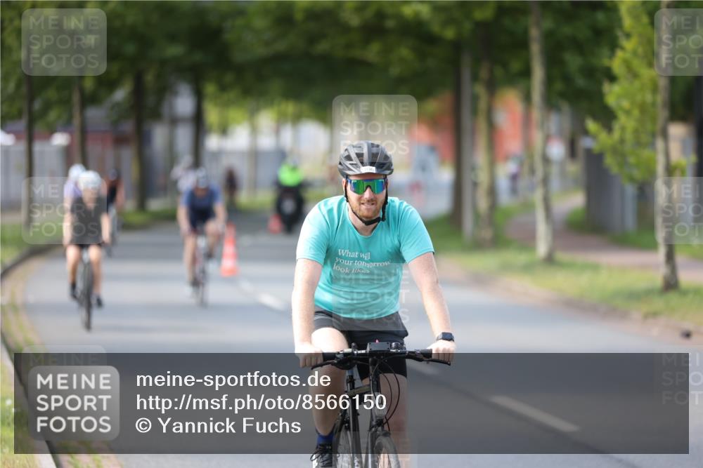 10.08.2025 - GEWOBA Citytriathlon Bremen Yannick Fuchs http://msf.ph/oto/8566150 10.08.2025 14:54:29 Radfahren 194, 206, 316, 324, 355, 370, 387, 393, 440, 454, 475, 489, 507, 514, 518 meine-sportfotos.de