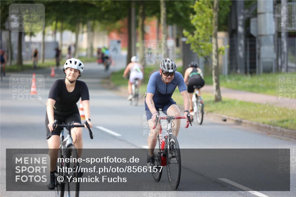 10.08.2025 - GEWOBA Citytriathlon Bremen Yannick Fuchs http://msf.ph/oto/8566157 10.08.2025 14:54:31 Radfahren 194, 206, 316, 324, 355, 370, 387, 393, 440, 454, 475, 489, 507, 514, 518 meine-sportfotos.de