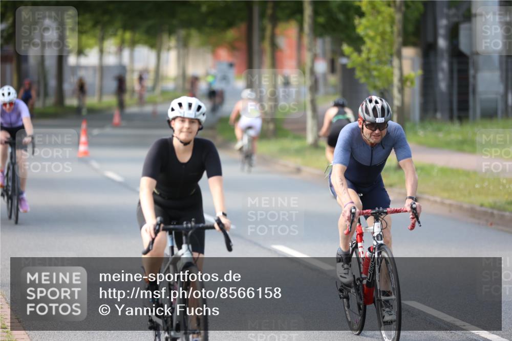 10.08.2025 - GEWOBA Citytriathlon Bremen Yannick Fuchs http://msf.ph/oto/8566158 10.08.2025 14:54:31 Radfahren 194, 206, 316, 324, 355, 370, 387, 393, 440, 454, 475, 489, 507, 514, 518 meine-sportfotos.de