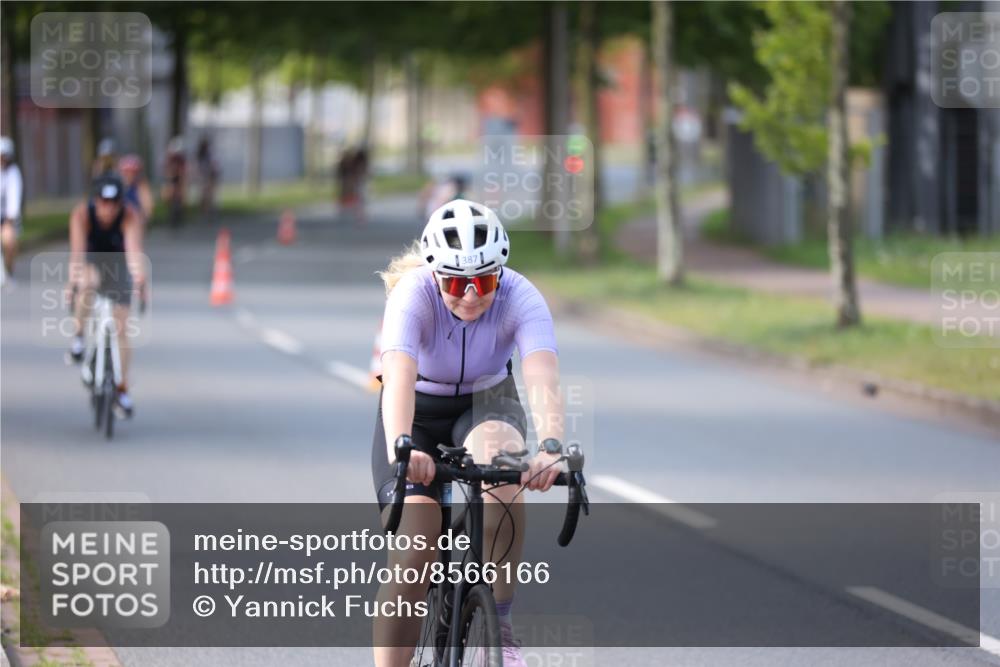 10.08.2025 - GEWOBA Citytriathlon Bremen Yannick Fuchs http://msf.ph/oto/8566166 10.08.2025 14:54:33 Radfahren 194, 206, 316, 355, 370, 387, 393, 440, 489, 507, 514, 518 meine-sportfotos.de
