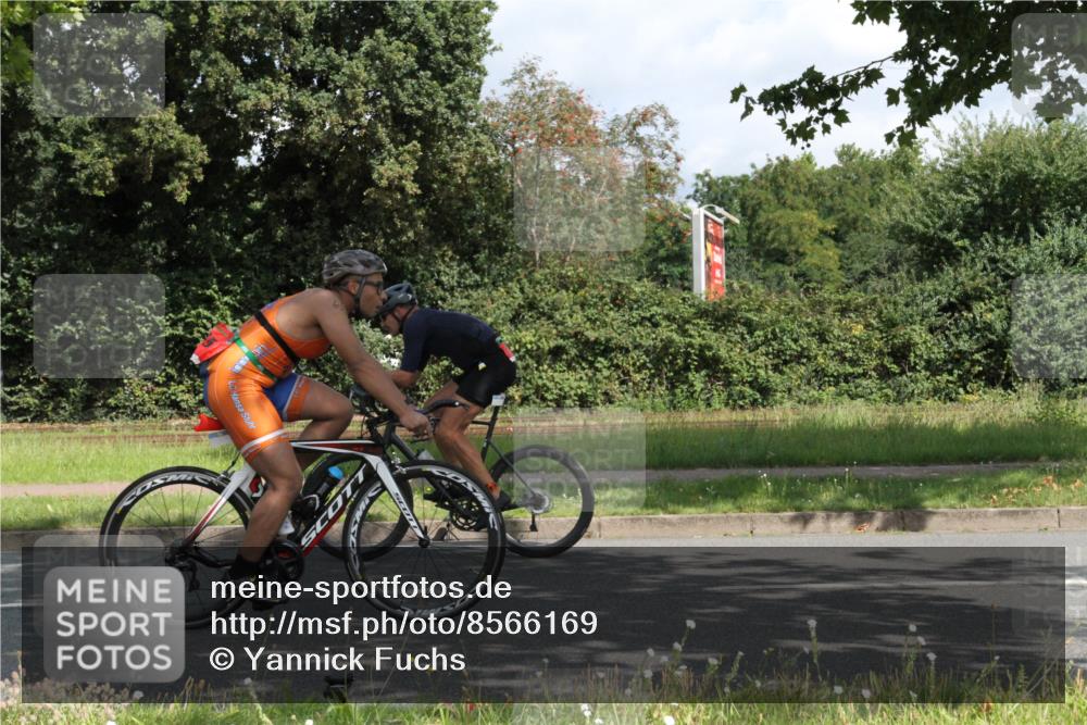 10.08.2025 - GEWOBA Citytriathlon Bremen Yannick Fuchs http://msf.ph/oto/8566169 10.08.2025 12:14:21 Radfahren 587, 615, 616, 630, 655, 681, 708, 735, 738, 788, 793, 801, 888, 1030 meine-sportfotos.de