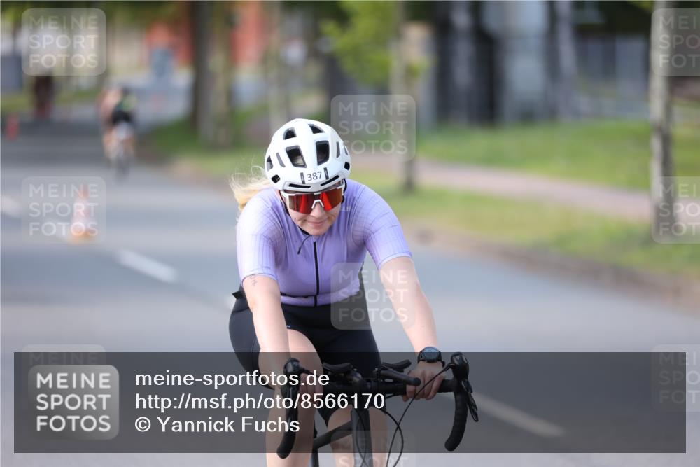 10.08.2025 - GEWOBA Citytriathlon Bremen Yannick Fuchs http://msf.ph/oto/8566170 10.08.2025 14:54:34 Radfahren 194, 206, 316, 355, 370, 387, 393, 440, 489, 507, 514, 518 meine-sportfotos.de