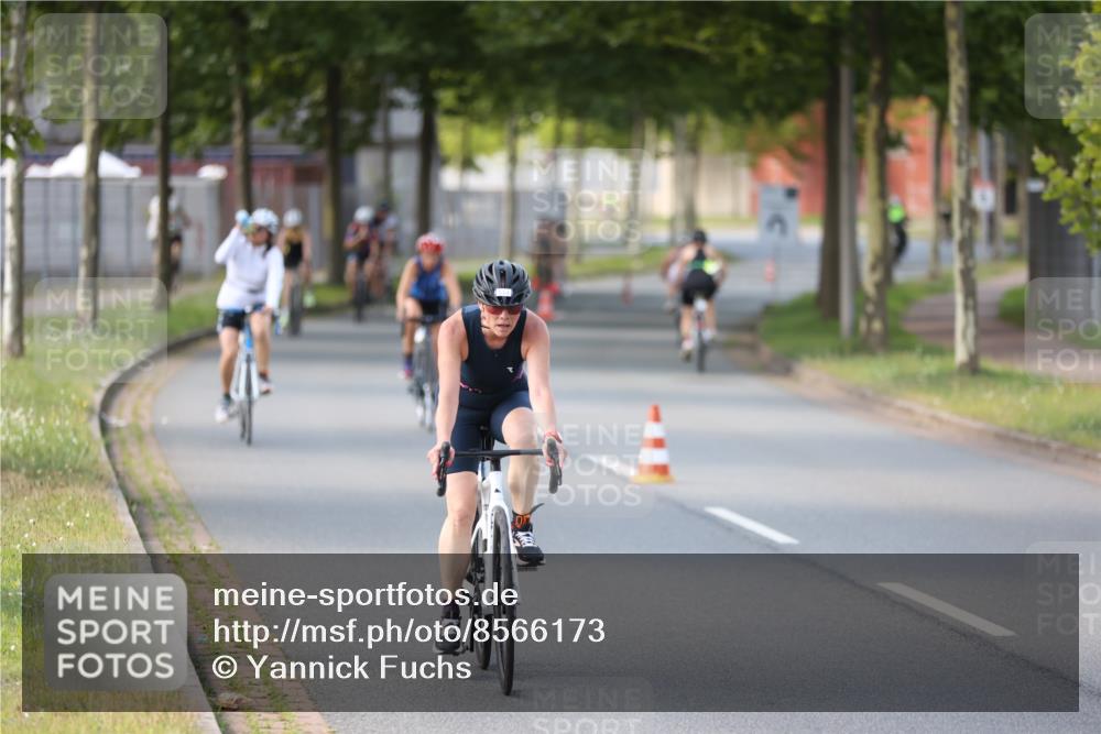 10.08.2025 - GEWOBA Citytriathlon Bremen Yannick Fuchs http://msf.ph/oto/8566173 10.08.2025 14:54:34 Radfahren 194, 206, 316, 355, 370, 387, 393, 440, 489, 507, 514, 518 meine-sportfotos.de