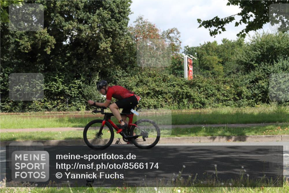 10.08.2025 - GEWOBA Citytriathlon Bremen Yannick Fuchs http://msf.ph/oto/8566174 10.08.2025 12:14:25 Radfahren 616, 630, 655, 681, 708, 735, 738, 788, 793, 801, 806, 888, 1030 meine-sportfotos.de