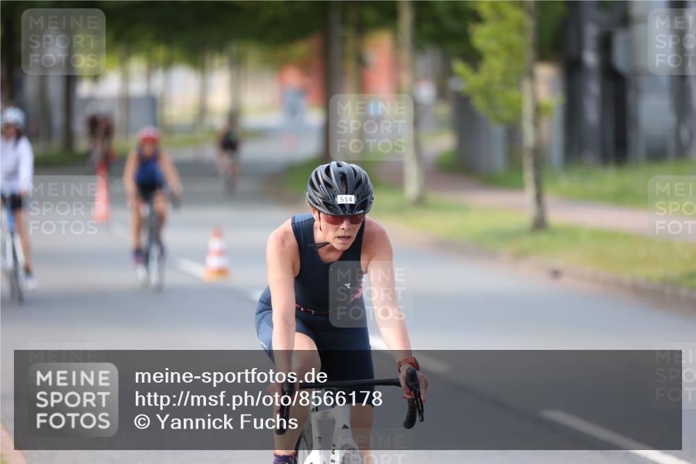 10.08.2025 - GEWOBA Citytriathlon Bremen Yannick Fuchs http://msf.ph/oto/8566178 10.08.2025 14:54:36 Radfahren 194, 316, 355, 370, 387, 393, 440, 489, 507, 514, 518 meine-sportfotos.de