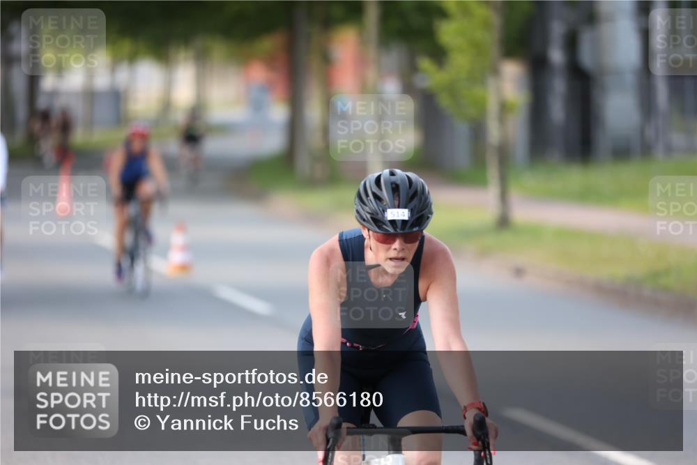 10.08.2025 - GEWOBA Citytriathlon Bremen Yannick Fuchs http://msf.ph/oto/8566180 10.08.2025 14:54:36 Radfahren 194, 316, 355, 370, 387, 393, 440, 489, 507, 514, 518 meine-sportfotos.de