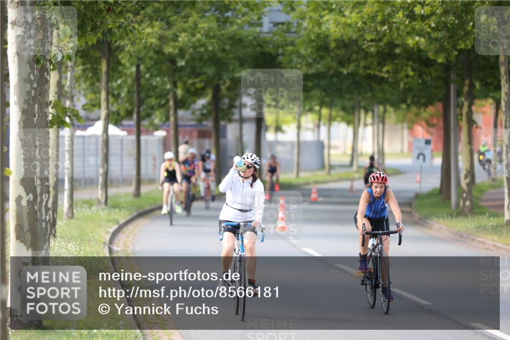 10.08.2025 - GEWOBA Citytriathlon Bremen Yannick Fuchs http://msf.ph/oto/8566181 10.08.2025 14:54:36 Radfahren 194, 316, 355, 370, 387, 393, 440, 489, 507, 514, 518 meine-sportfotos.de