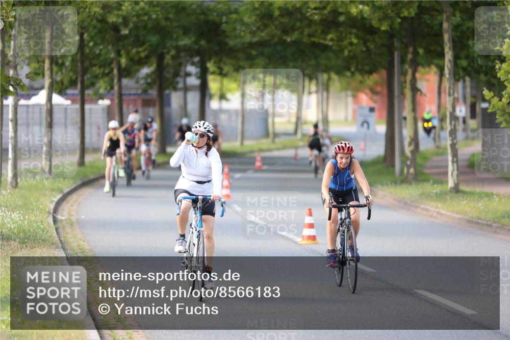 10.08.2025 - GEWOBA Citytriathlon Bremen Yannick Fuchs http://msf.ph/oto/8566183 10.08.2025 14:54:36 Radfahren 194, 316, 355, 370, 387, 393, 440, 489, 507, 514, 518 meine-sportfotos.de