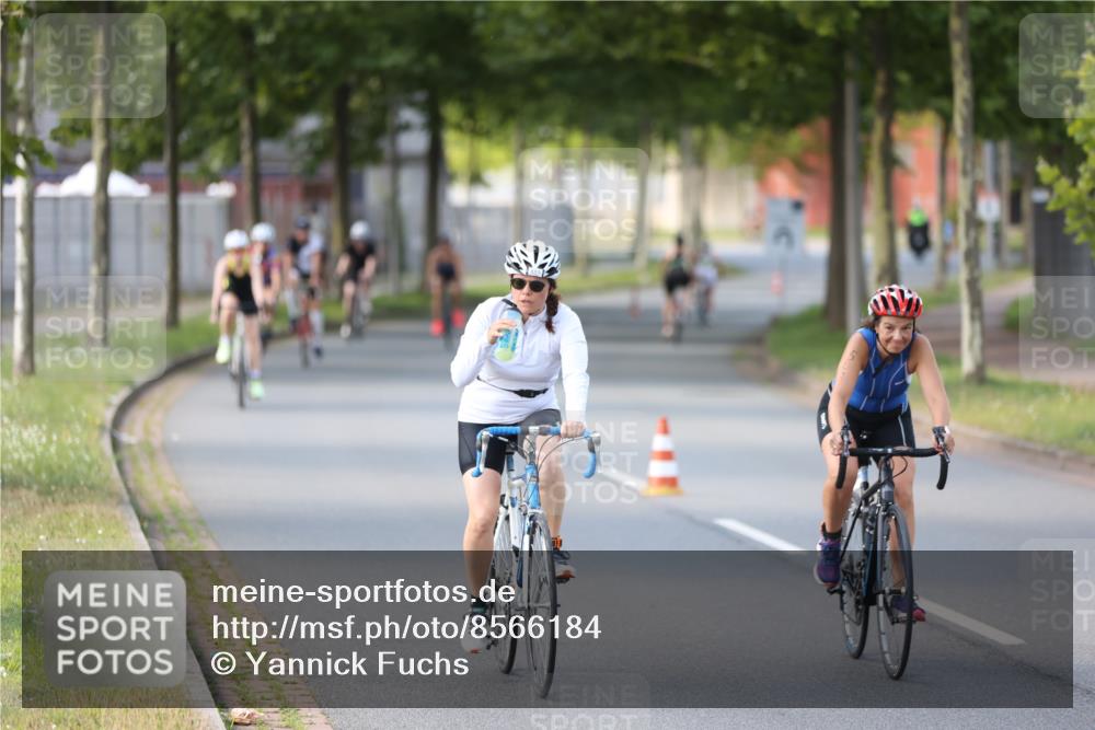 10.08.2025 - GEWOBA Citytriathlon Bremen Yannick Fuchs http://msf.ph/oto/8566184 10.08.2025 14:54:37 Radfahren 194, 316, 355, 370, 387, 393, 440, 489, 507, 514, 518 meine-sportfotos.de