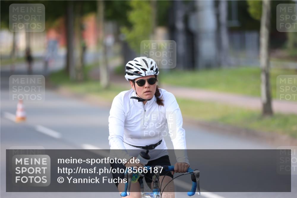 10.08.2025 - GEWOBA Citytriathlon Bremen Yannick Fuchs http://msf.ph/oto/8566187 10.08.2025 14:54:38 Radfahren 194, 316, 355, 370, 387, 393, 440, 489, 507, 514, 518 meine-sportfotos.de