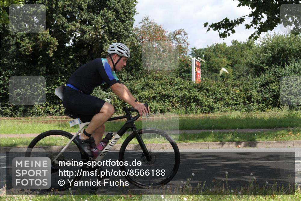10.08.2025 - GEWOBA Citytriathlon Bremen Yannick Fuchs http://msf.ph/oto/8566188 10.08.2025 12:14:30 Radfahren 632, 655, 681, 708, 735, 738, 793, 801, 806, 838, 888 meine-sportfotos.de