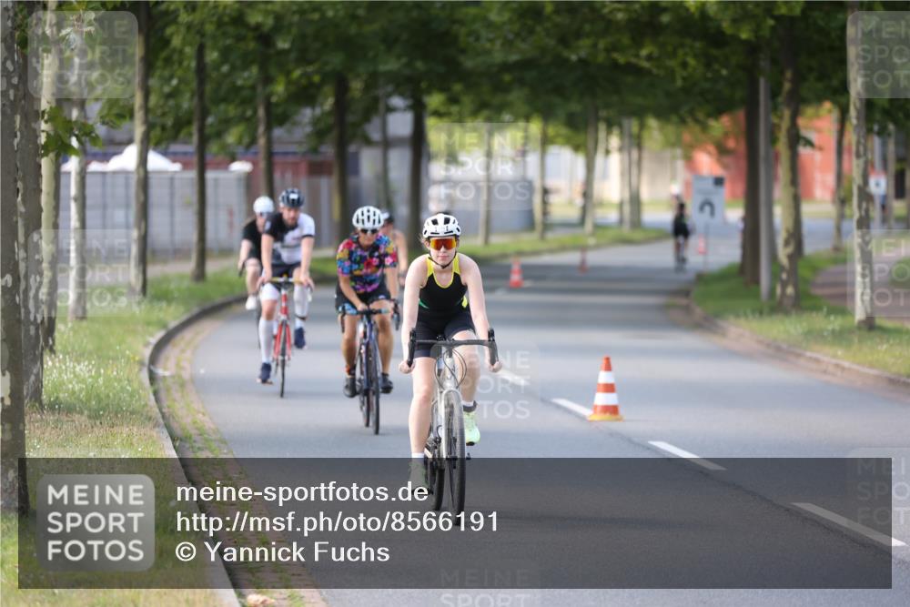 10.08.2025 - GEWOBA Citytriathlon Bremen Yannick Fuchs http://msf.ph/oto/8566191 10.08.2025 14:54:40 Radfahren 194, 316, 355, 370, 387, 393, 440, 489, 507, 514, 518 meine-sportfotos.de