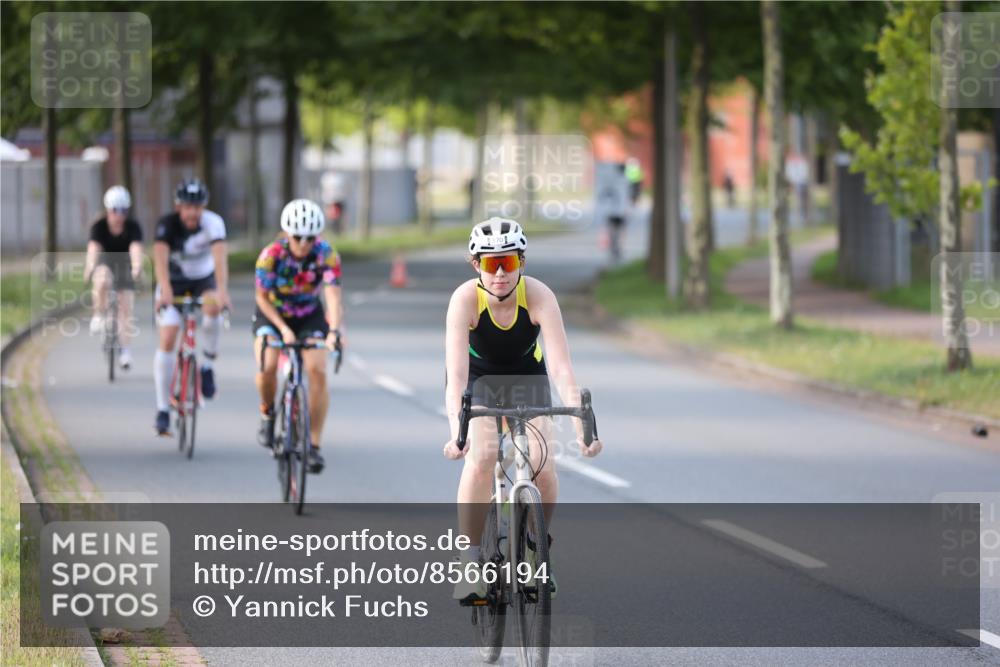 10.08.2025 - GEWOBA Citytriathlon Bremen Yannick Fuchs http://msf.ph/oto/8566194 10.08.2025 14:54:41 Radfahren 194, 316, 355, 370, 387, 393, 440, 489, 507, 514, 518 meine-sportfotos.de