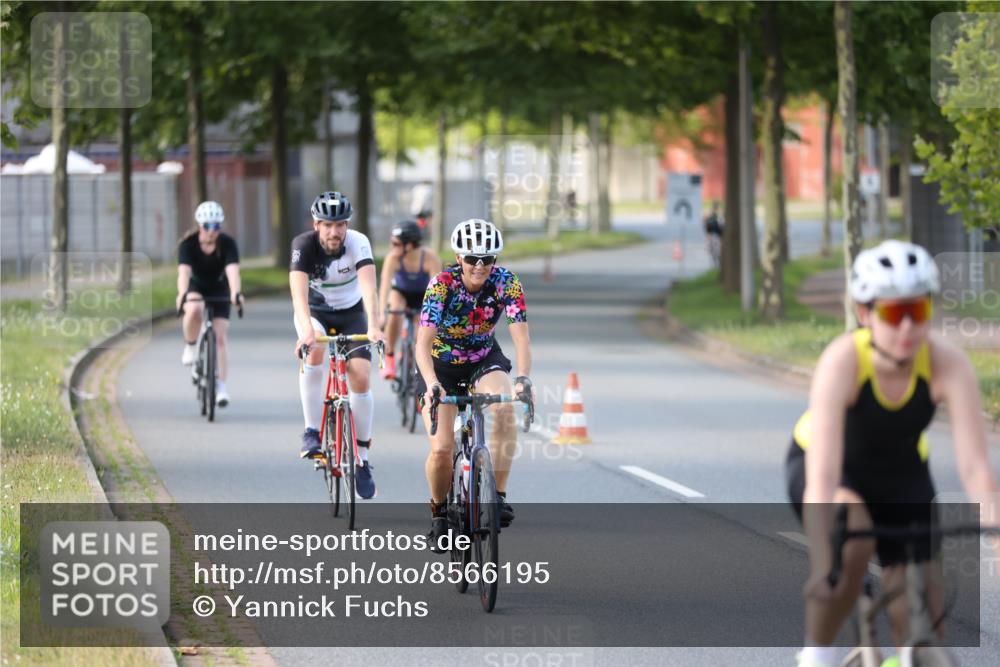10.08.2025 - GEWOBA Citytriathlon Bremen Yannick Fuchs http://msf.ph/oto/8566195 10.08.2025 14:54:41 Radfahren 194, 316, 355, 370, 387, 393, 440, 489, 507, 514, 518 meine-sportfotos.de