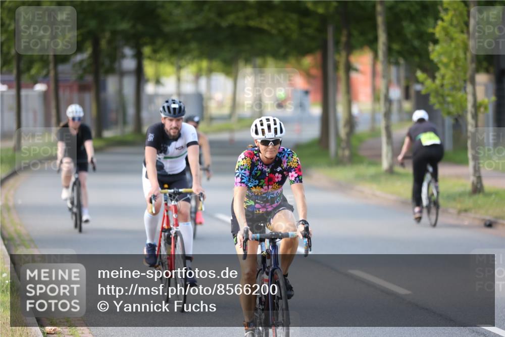 10.08.2025 - GEWOBA Citytriathlon Bremen Yannick Fuchs http://msf.ph/oto/8566200 10.08.2025 14:54:42 Radfahren 194, 316, 355, 370, 387, 440, 489, 507, 514, 518 meine-sportfotos.de
