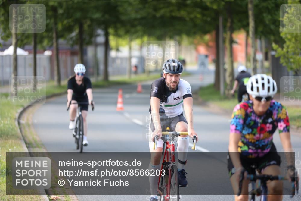 10.08.2025 - GEWOBA Citytriathlon Bremen Yannick Fuchs http://msf.ph/oto/8566203 10.08.2025 14:54:43 Radfahren 194, 316, 355, 370, 387, 440, 489, 507, 514, 518 meine-sportfotos.de
