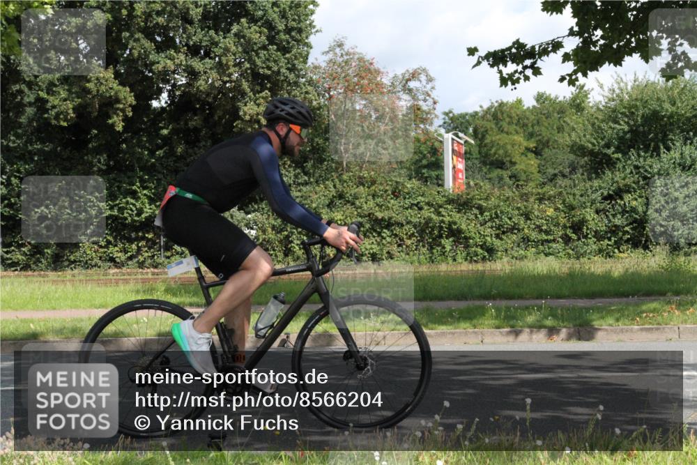 10.08.2025 - GEWOBA Citytriathlon Bremen Yannick Fuchs http://msf.ph/oto/8566204 10.08.2025 12:14:43 Radfahren 632, 635, 657, 736, 738, 806, 838, 857, 895, 897 meine-sportfotos.de