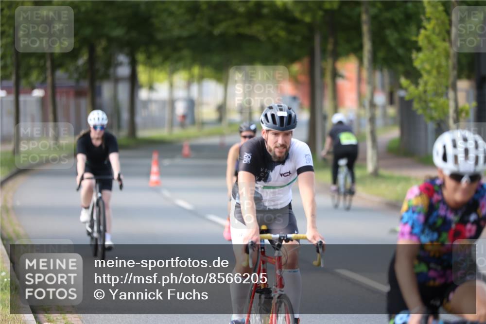 10.08.2025 - GEWOBA Citytriathlon Bremen Yannick Fuchs http://msf.ph/oto/8566205 10.08.2025 14:54:43 Radfahren 194, 316, 355, 370, 387, 440, 489, 507, 514, 518 meine-sportfotos.de