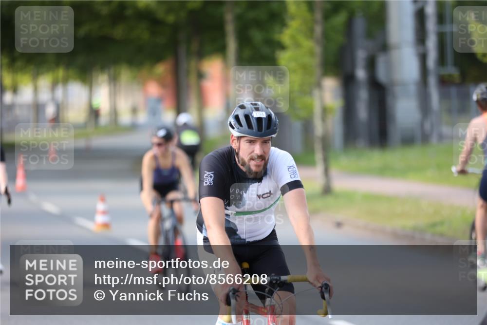 10.08.2025 - GEWOBA Citytriathlon Bremen Yannick Fuchs http://msf.ph/oto/8566208 10.08.2025 14:54:43 Radfahren 194, 316, 355, 370, 387, 440, 489, 507, 514, 518 meine-sportfotos.de
