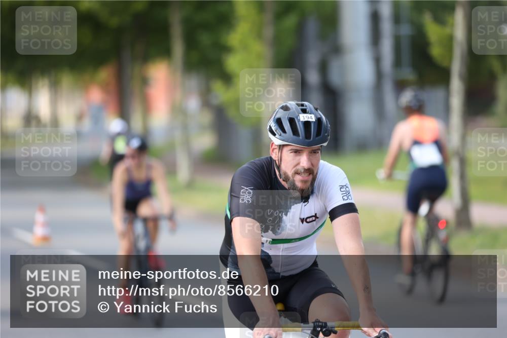 10.08.2025 - GEWOBA Citytriathlon Bremen Yannick Fuchs http://msf.ph/oto/8566210 10.08.2025 14:54:43 Radfahren 194, 316, 355, 370, 387, 440, 489, 507, 514, 518 meine-sportfotos.de