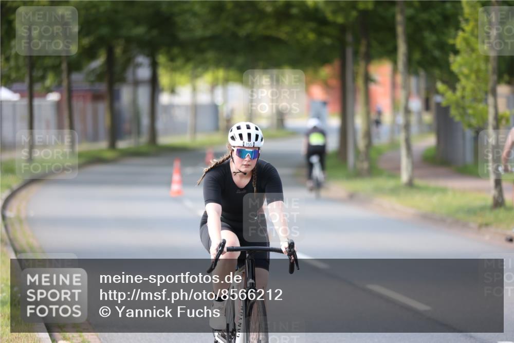 10.08.2025 - GEWOBA Citytriathlon Bremen Yannick Fuchs http://msf.ph/oto/8566212 10.08.2025 14:54:44 Radfahren 194, 316, 355, 370, 440, 489, 507, 514, 518 meine-sportfotos.de