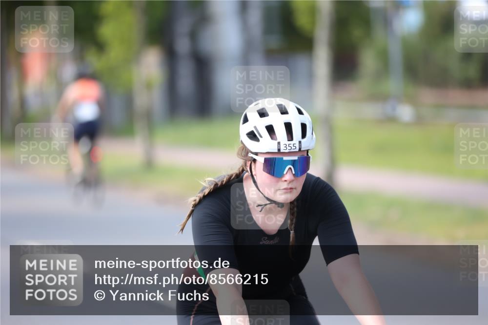 10.08.2025 - GEWOBA Citytriathlon Bremen Yannick Fuchs http://msf.ph/oto/8566215 10.08.2025 14:54:45 Radfahren 194, 335, 355, 370, 440, 489, 507, 518 meine-sportfotos.de
