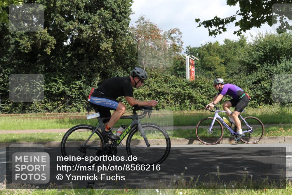 10.08.2025 - GEWOBA Citytriathlon Bremen Yannick Fuchs http://msf.ph/oto/8566216 10.08.2025 12:14:54 Radfahren 551, 627, 635, 657, 736, 826, 857, 895, 897, 1020 meine-sportfotos.de