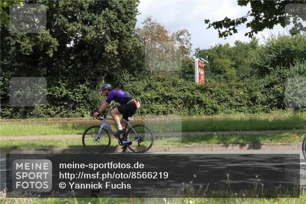 10.08.2025 - GEWOBA Citytriathlon Bremen Yannick Fuchs http://msf.ph/oto/8566219 10.08.2025 12:14:54 Radfahren 551, 627, 635, 657, 736, 826, 857, 895, 897, 1020 meine-sportfotos.de