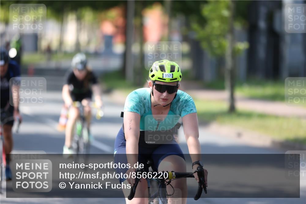 10.08.2025 - GEWOBA Citytriathlon Bremen Yannick Fuchs http://msf.ph/oto/8566220 10.08.2025 14:55:04 Radfahren 335, 357, 375, 424, 430, 450, 451, 511, 524 meine-sportfotos.de