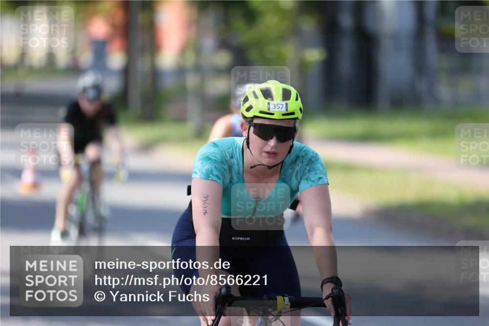 10.08.2025 - GEWOBA Citytriathlon Bremen Yannick Fuchs http://msf.ph/oto/8566221 10.08.2025 14:55:04 Radfahren 335, 357, 375, 424, 430, 450, 451, 511, 524 meine-sportfotos.de