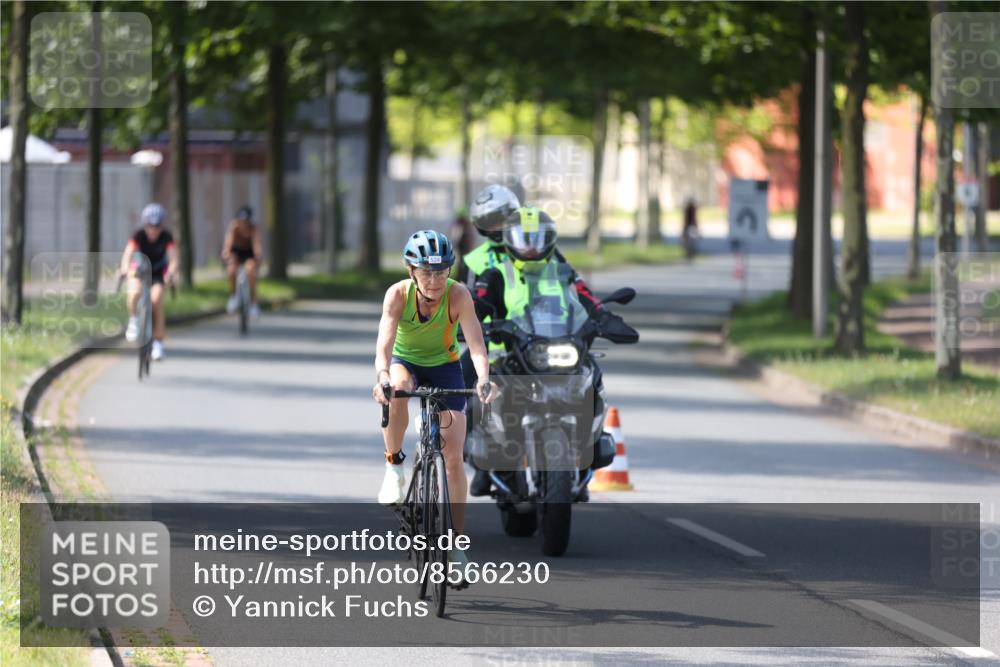 10.08.2025 - GEWOBA Citytriathlon Bremen Yannick Fuchs http://msf.ph/oto/8566230 10.08.2025 14:55:09 Radfahren 284, 335, 357, 375, 424, 430, 443, 450, 451, 511, 524 meine-sportfotos.de