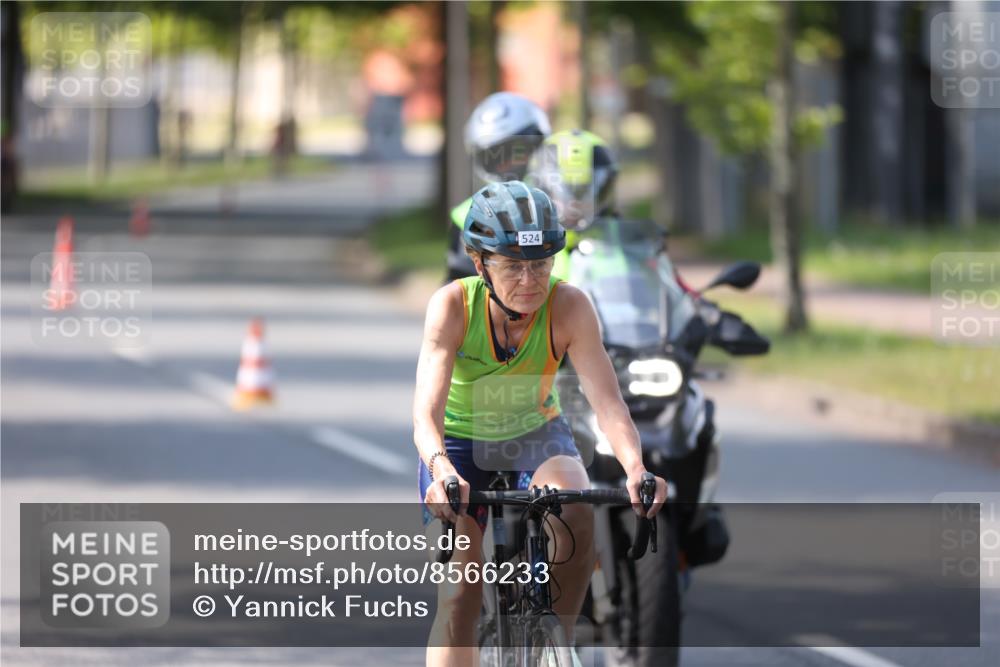 10.08.2025 - GEWOBA Citytriathlon Bremen Yannick Fuchs http://msf.ph/oto/8566233 10.08.2025 14:55:10 Radfahren 284, 335, 357, 375, 424, 430, 443, 450, 451, 511, 524 meine-sportfotos.de