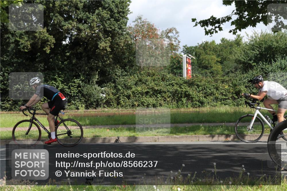 10.08.2025 - GEWOBA Citytriathlon Bremen Yannick Fuchs http://msf.ph/oto/8566237 10.08.2025 12:14:59 Radfahren 551, 564, 627, 635, 657, 753, 826, 852, 857, 895, 897, 959, 1011, 1020 meine-sportfotos.de
