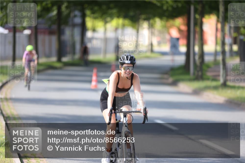 10.08.2025 - GEWOBA Citytriathlon Bremen Yannick Fuchs http://msf.ph/oto/8566253 10.08.2025 14:55:15 Radfahren 284, 424, 430, 443, 450, 451, 465, 511, 524 meine-sportfotos.de