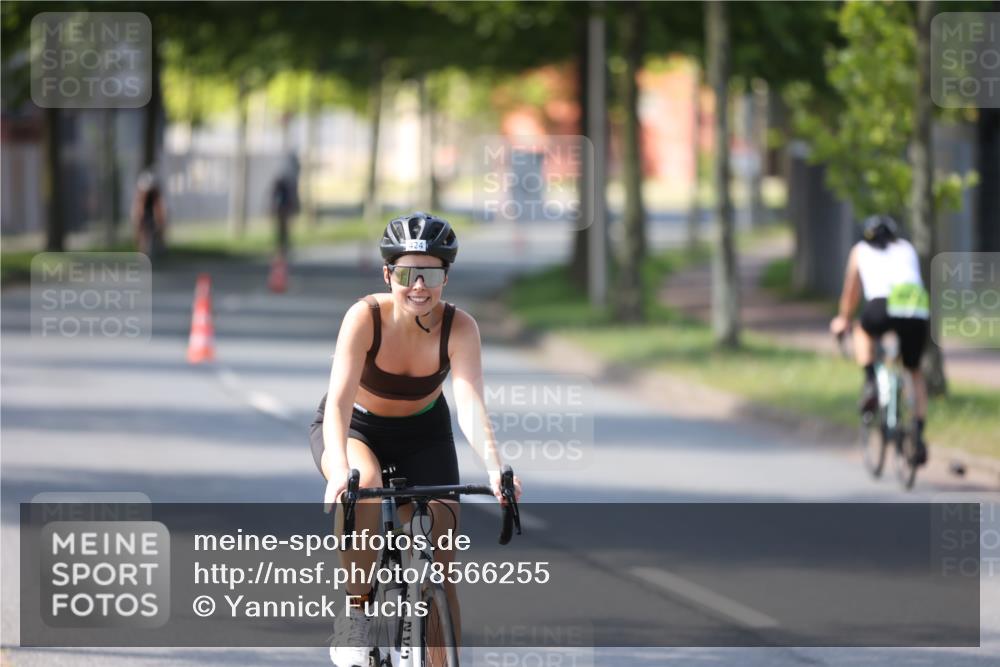 10.08.2025 - GEWOBA Citytriathlon Bremen Yannick Fuchs http://msf.ph/oto/8566255 10.08.2025 14:55:15 Radfahren 284, 424, 430, 443, 450, 451, 465, 511, 524 meine-sportfotos.de