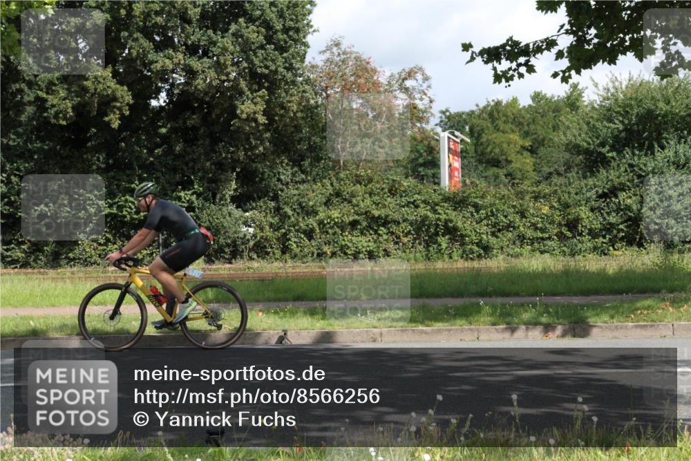 10.08.2025 - GEWOBA Citytriathlon Bremen Yannick Fuchs http://msf.ph/oto/8566256 10.08.2025 12:15:06 Radfahren 551, 564, 627, 657, 753, 826, 852, 857, 876, 897, 947, 959, 1011, 1020 meine-sportfotos.de
