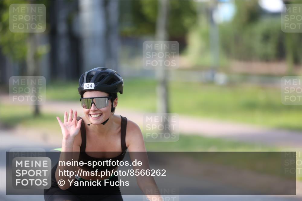 10.08.2025 - GEWOBA Citytriathlon Bremen Yannick Fuchs http://msf.ph/oto/8566262 10.08.2025 14:55:16 Radfahren 284, 424, 430, 443, 450, 451, 465, 511, 524 meine-sportfotos.de