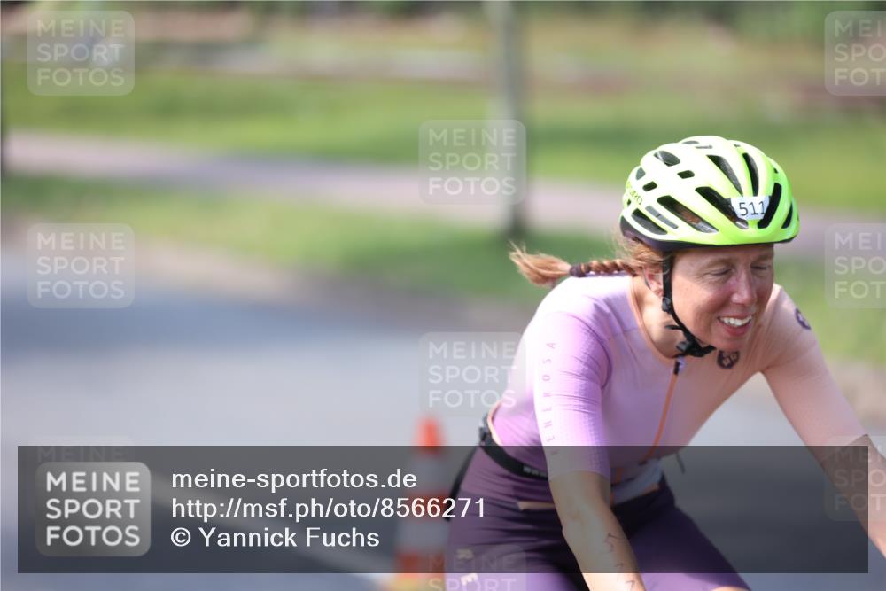10.08.2025 - GEWOBA Citytriathlon Bremen Yannick Fuchs http://msf.ph/oto/8566271 10.08.2025 14:55:20 Radfahren 284, 424, 430, 443, 465, 511, 524, 530 meine-sportfotos.de