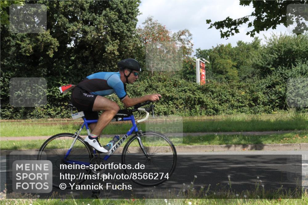 10.08.2025 - GEWOBA Citytriathlon Bremen Yannick Fuchs http://msf.ph/oto/8566274 10.08.2025 12:15:10 Radfahren 551, 564, 591, 753, 826, 852, 876, 947, 959, 1011, 1020 meine-sportfotos.de