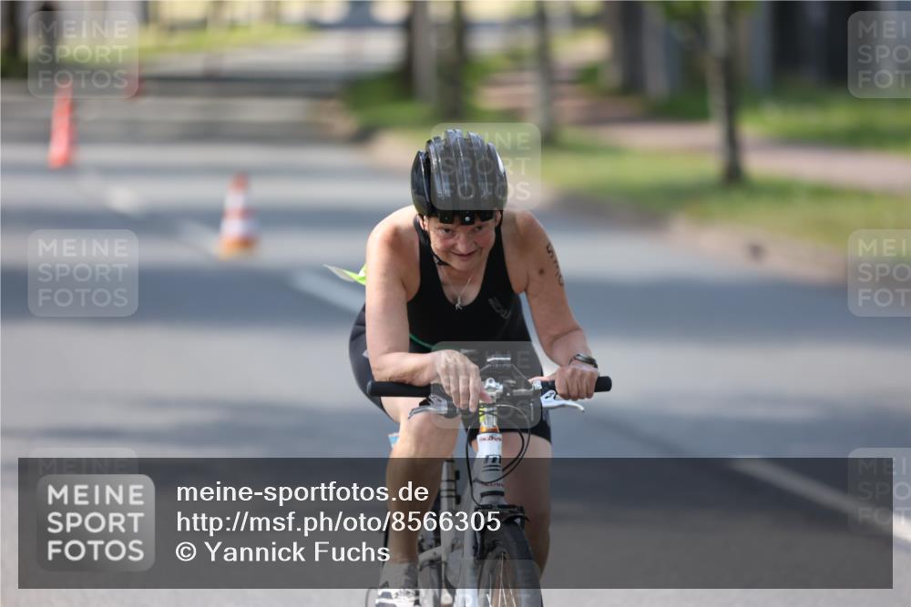 10.08.2025 - GEWOBA Citytriathlon Bremen Yannick Fuchs http://msf.ph/oto/8566305 10.08.2025 14:55:36 Radfahren 364, 465, 530 meine-sportfotos.de