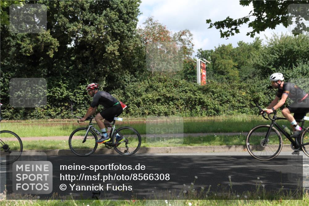 10.08.2025 - GEWOBA Citytriathlon Bremen Yannick Fuchs http://msf.ph/oto/8566308 10.08.2025 12:15:42 Radfahren 626, 641, 682, 715, 834, 836, 839, 840, 858, 859, 1016 meine-sportfotos.de