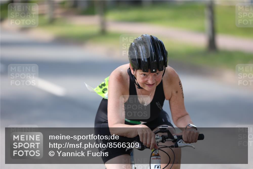 10.08.2025 - GEWOBA Citytriathlon Bremen Yannick Fuchs http://msf.ph/oto/8566309 10.08.2025 14:55:36 Radfahren 364, 465, 530 meine-sportfotos.de