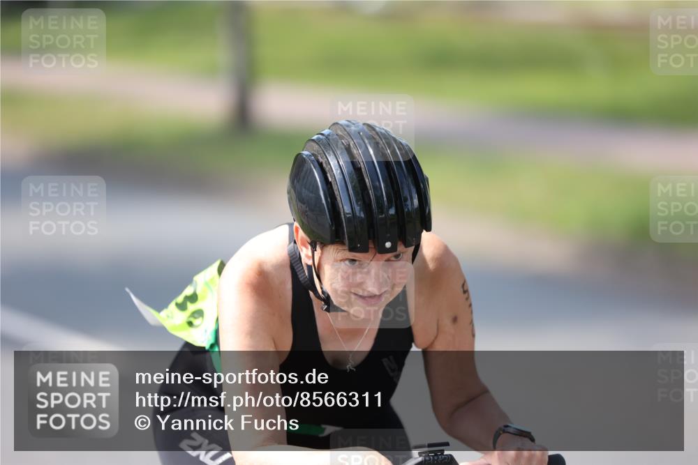 10.08.2025 - GEWOBA Citytriathlon Bremen Yannick Fuchs http://msf.ph/oto/8566311 10.08.2025 14:55:36 Radfahren 364, 465, 530 meine-sportfotos.de