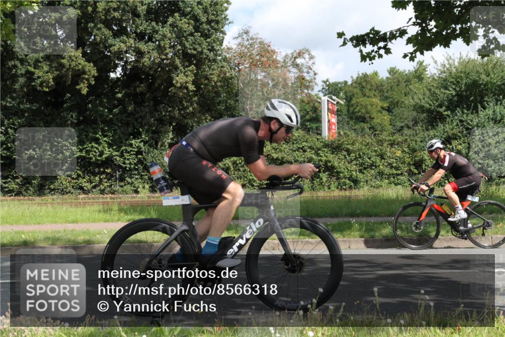 10.08.2025 - GEWOBA Citytriathlon Bremen Yannick Fuchs http://msf.ph/oto/8566318 10.08.2025 12:15:46 Radfahren 600, 626, 641, 682, 715, 824, 836, 839, 840, 859, 891, 1016, 1022 meine-sportfotos.de